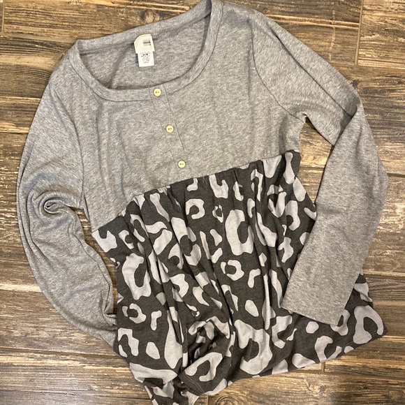 New Sew In Live Sz L Gray Animal Print Baby Doll Top With Pockets - Picture 9 of 9